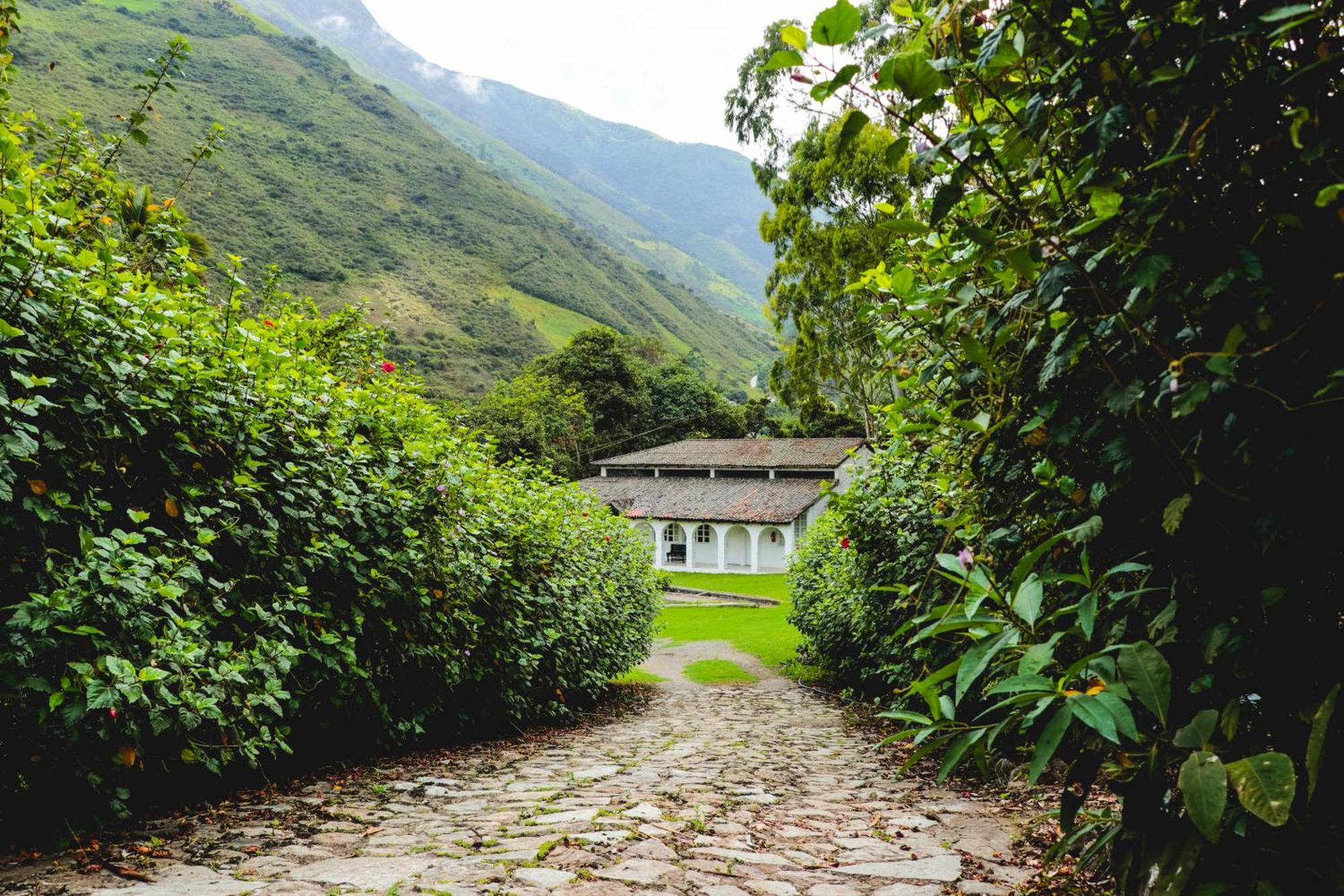 Hosteria La Eterna Primavera Huigra Екстер'єр фото
